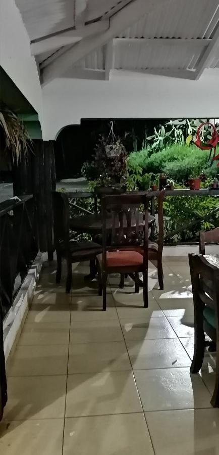 La Famosa Costillas A La Lena Jarabacoa Eksteriør billede